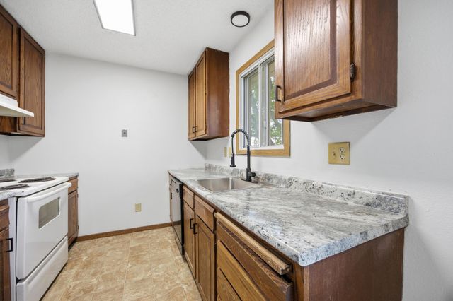 910-912 32nd Street N, Fargo, ND 58102