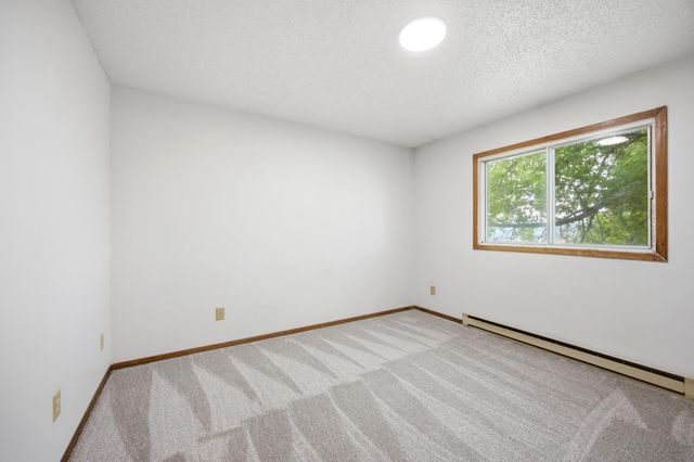 910-912 32nd Street N, Fargo, ND 58102