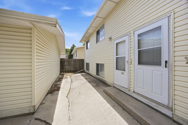 910-912 32nd Street N, Fargo, ND 58102