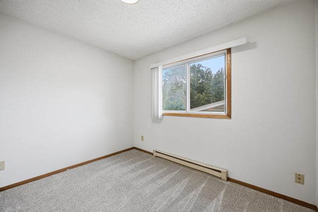 910-912 32nd Street N, Fargo, ND 58102