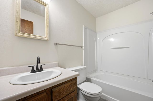 910-912 32nd Street N, Fargo, ND 58102