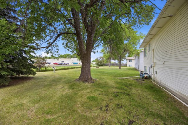 910-912 32nd Street N, Fargo, ND 58102