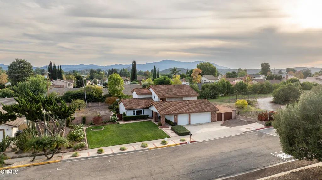 202 Faculty Street, Thousand Oaks, CA 91360