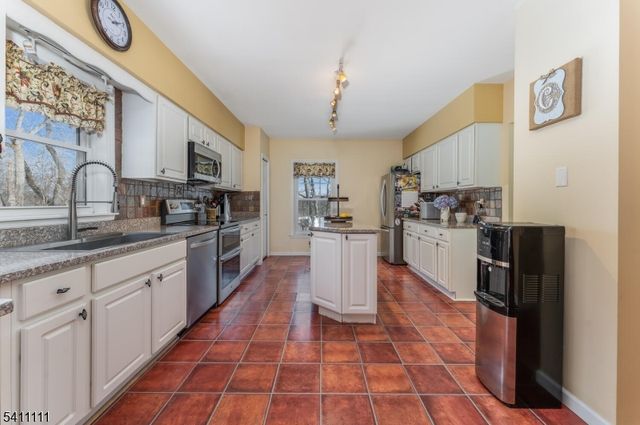 434 Charlestown Rd, Bethlehem Twp., NJ 08827