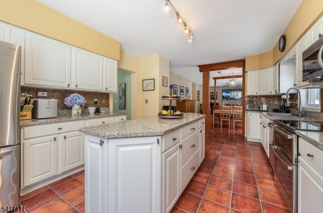 434 Charlestown Rd, Bethlehem Twp., NJ 08827