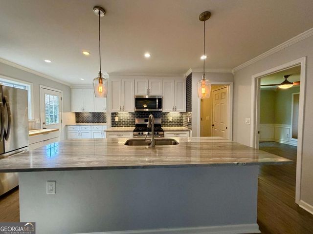 428 Lancaster Drive, Canton, GA 30114