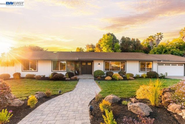 55 Mott Drive, Alamo, CA 94507