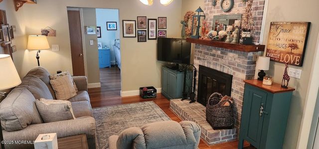 105 Menlow Court, Toms River, NJ 08755