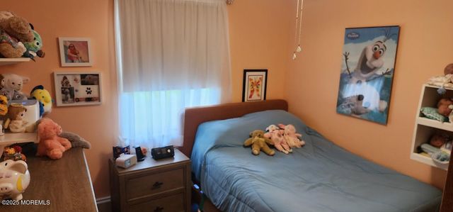 105 Menlow Court, Toms River, NJ 08755