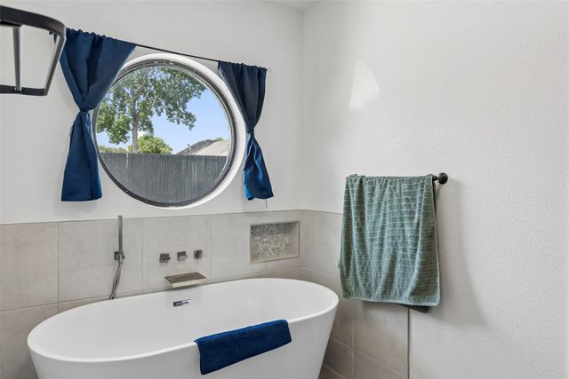 2405 Hanover Court, Rowlett, TX 75088