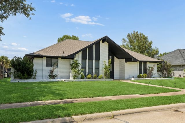 2405 Hanover Court, Rowlett, TX 75088