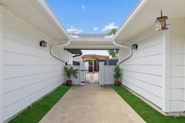 2405 Hanover Court, Rowlett, TX 75088