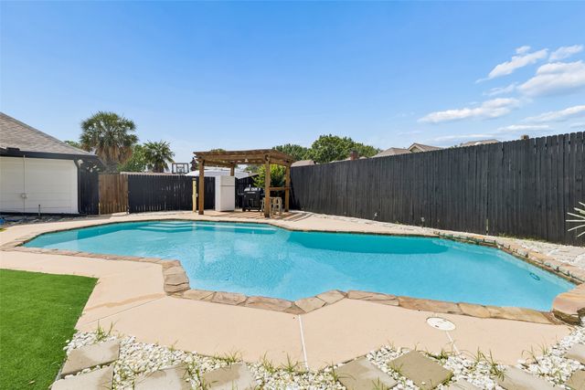 2405 Hanover Court, Rowlett, TX 75088