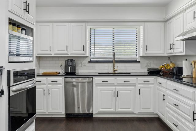 2405 Hanover Court, Rowlett, TX 75088