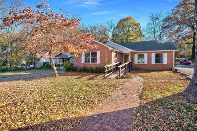 311 Edgewood St, Paris, TN 38242