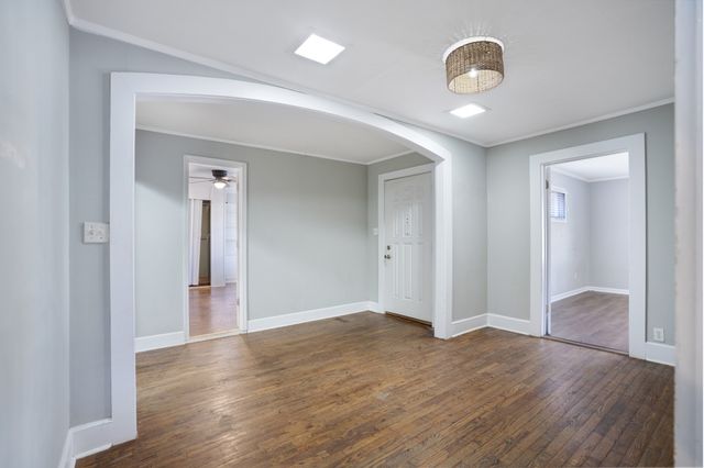 311 Edgewood St, Paris, TN 38242