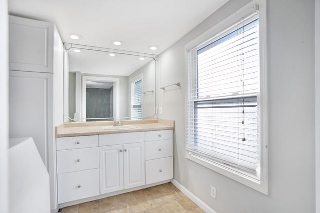 311 Edgewood St, Paris, TN 38242