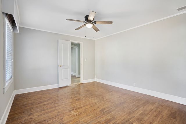 311 Edgewood St, Paris, TN 38242