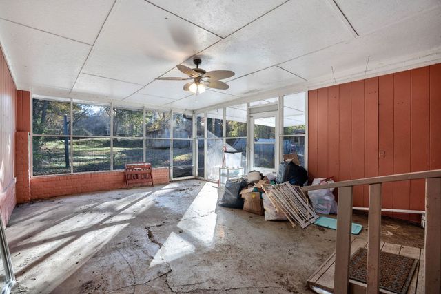 311 Edgewood St, Paris, TN 38242