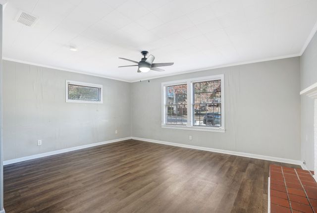 311 Edgewood St, Paris, TN 38242