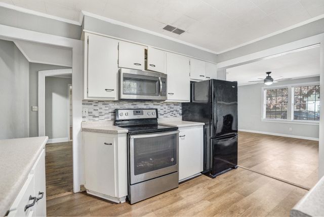 311 Edgewood St, Paris, TN 38242