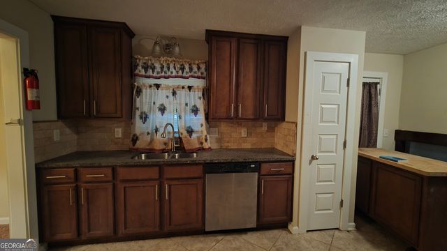 5251 Greenpoint Drive, Stone Mountain, GA 30088