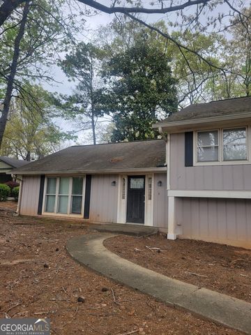5251 Greenpoint Drive, Stone Mountain, GA 30088