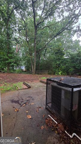 5251 Greenpoint Drive, Stone Mountain, GA 30088