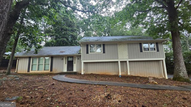 5251 Greenpoint Drive, Stone Mountain, GA 30088