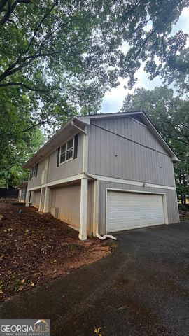 5251 Greenpoint Drive, Stone Mountain, GA 30088