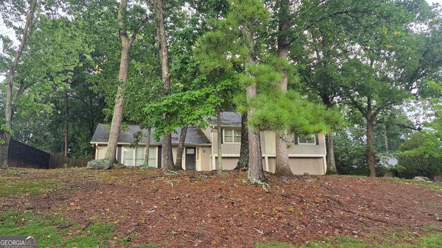 5251 Greenpoint Drive, Stone Mountain, GA 30088