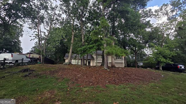 5251 Greenpoint Drive, Stone Mountain, GA 30088