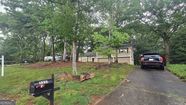 5251 Greenpoint Drive, Stone Mountain, GA 30088