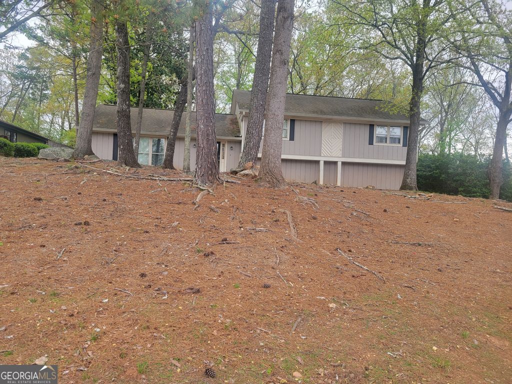 5251 Greenpoint Drive, Stone Mountain, GA 30088