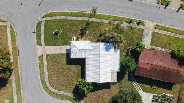 2822 SAFE HARBOR CIRCLE, Sarasota, FL 34231