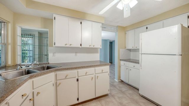 2822 SAFE HARBOR CIRCLE, Sarasota, FL 34231