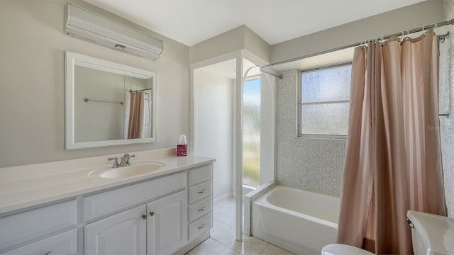 2822 SAFE HARBOR CIRCLE, Sarasota, FL 34231