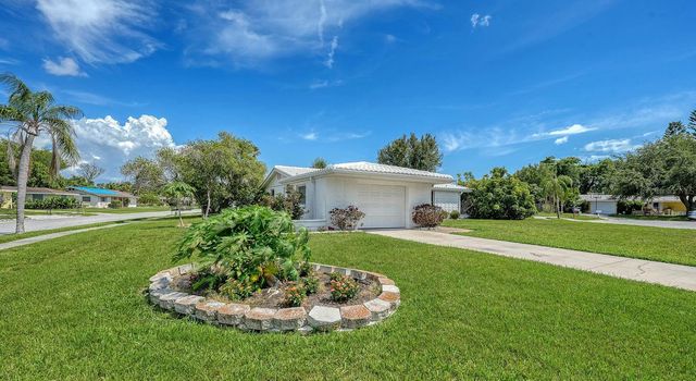 2822 SAFE HARBOR CIRCLE, Sarasota, FL 34231