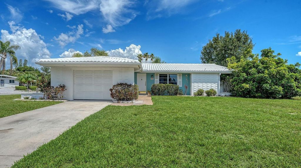 2822 SAFE HARBOR CIRCLE, Sarasota, FL 34231