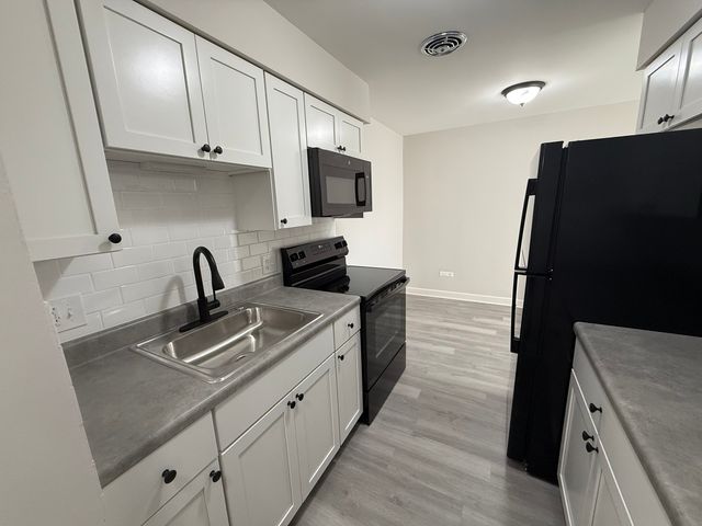 7300 W North Avenue 2J, Elmwood Park, IL 60707