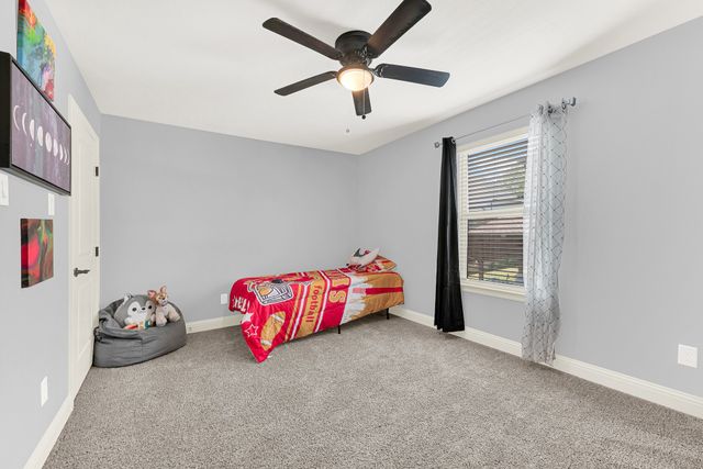 675 Wayne Avenue, Van Alstyne, TX 75495