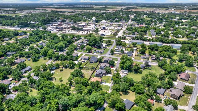 675 Wayne Avenue, Van Alstyne, TX 75495