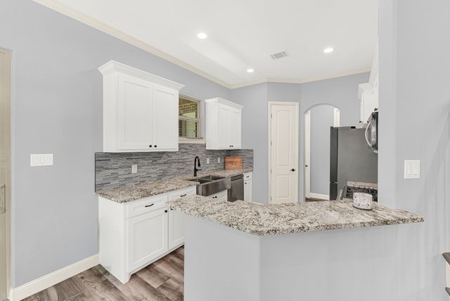 675 Wayne Avenue, Van Alstyne, TX 75495