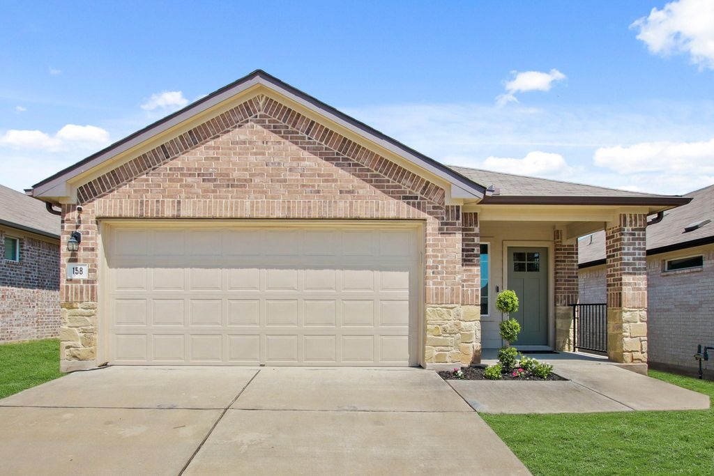 158 Jayden DR, Kyle, TX 78640