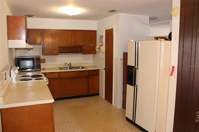 5801 82ND AVENUE N, Pinellas Park, FL 33781