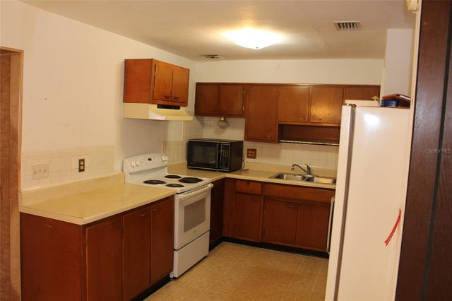 5801 82ND AVENUE N, Pinellas Park, FL 33781