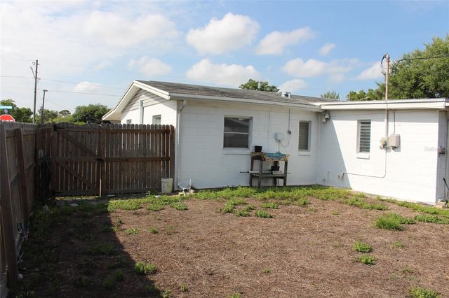 5801 82ND AVENUE N, Pinellas Park, FL 33781