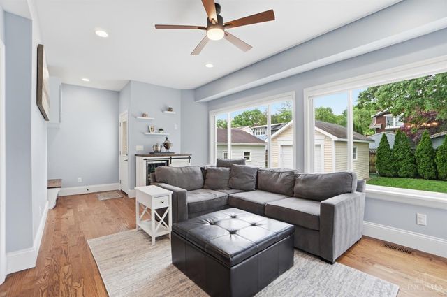 3783 Aylesboro Avenue, Cincinnati, OH 45208