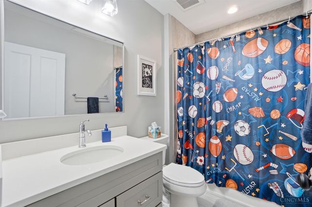 3783 Aylesboro Avenue, Cincinnati, OH 45208