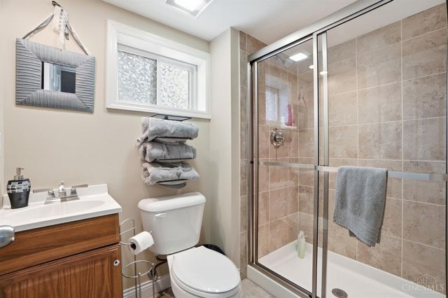 3783 Aylesboro Avenue, Cincinnati, OH 45208